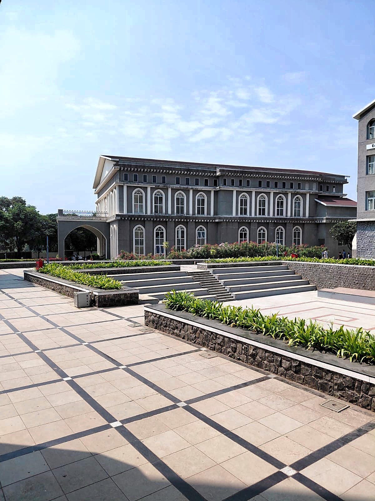 library_building_plaza.jpg
